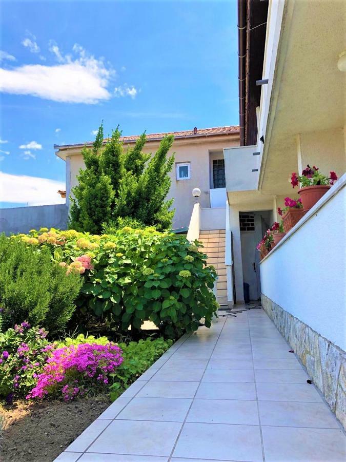 Apartments With Boat Mooring Marija Supetarska Draga Exterior photo