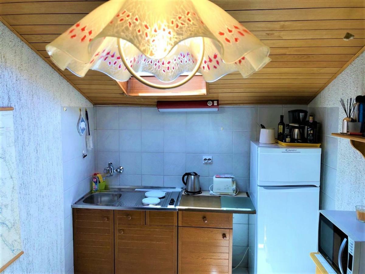 Apartments With Boat Mooring Marija Supetarska Draga Exterior photo